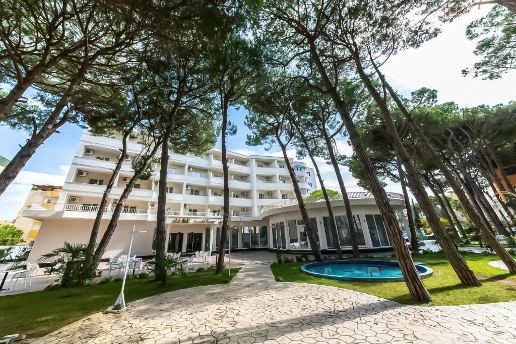 Atrium Deluxe Resort Golem  Bagian luar foto