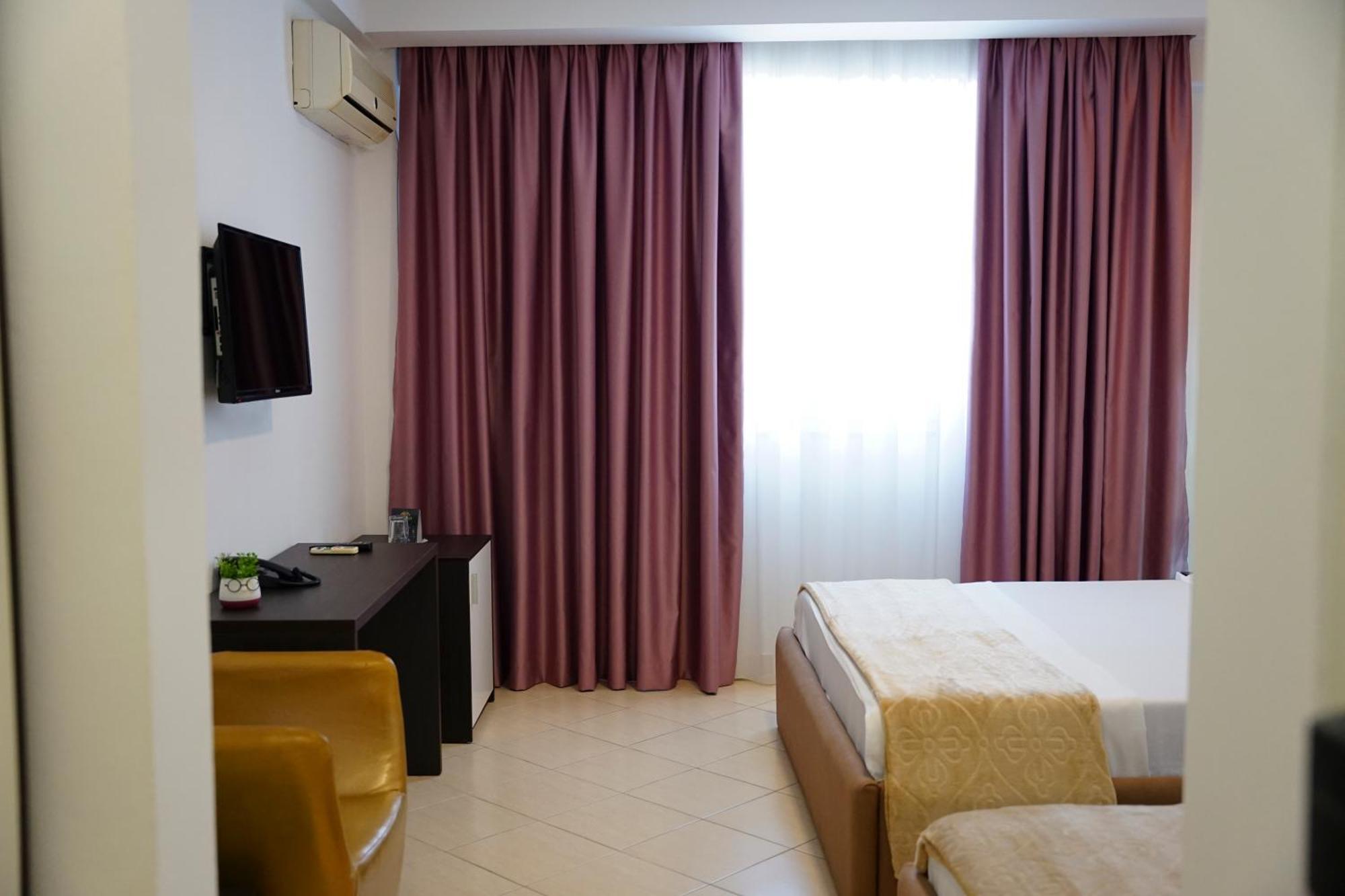 Atrium Deluxe Resort Golem  Bagian luar foto